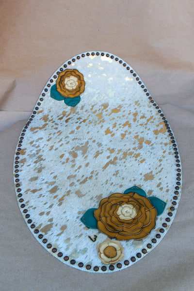 15 x 25 Oval Cowhide Centerpiece